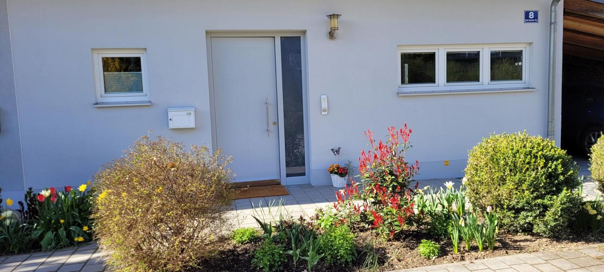 Gartenblick Mit Terrasse