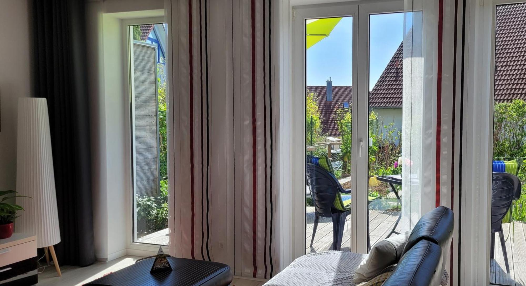 Gartenblick Mit Terrasse